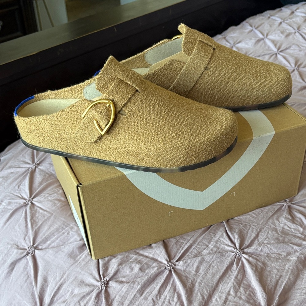 Rothy's The Buckle Clog - 10 (40) Tan (Wren Boucle) NWT
